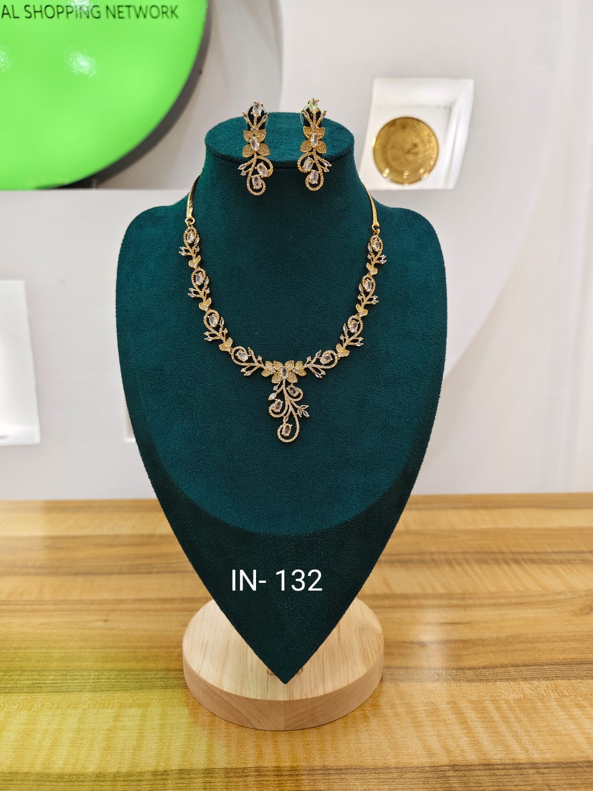Indian Necklace ( IN-132 White stone)