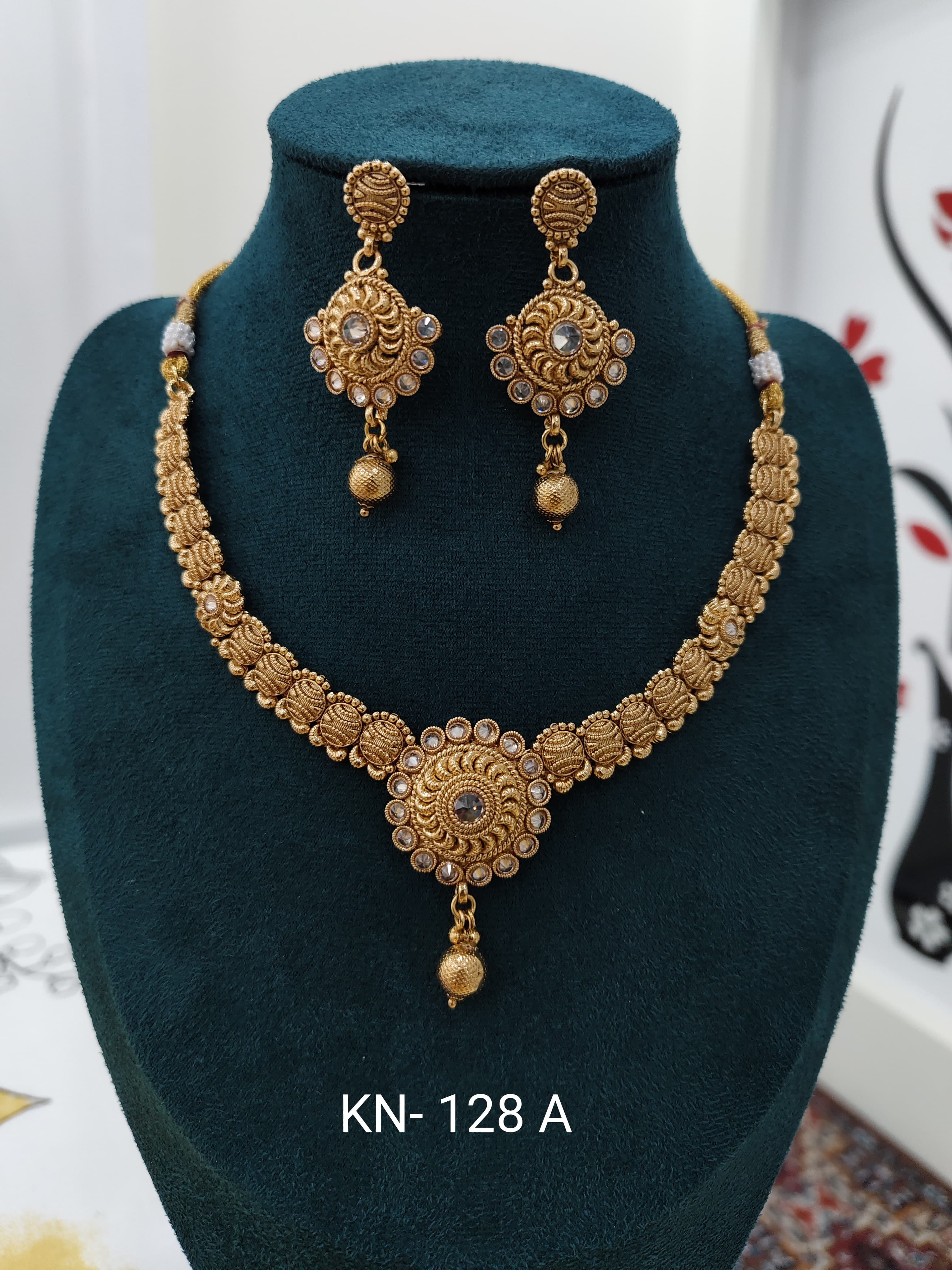 Kundon- 128 A ( White)